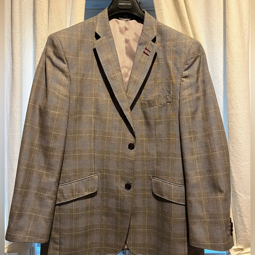 Men’s Haggar Brand Sport Coat. 42R.